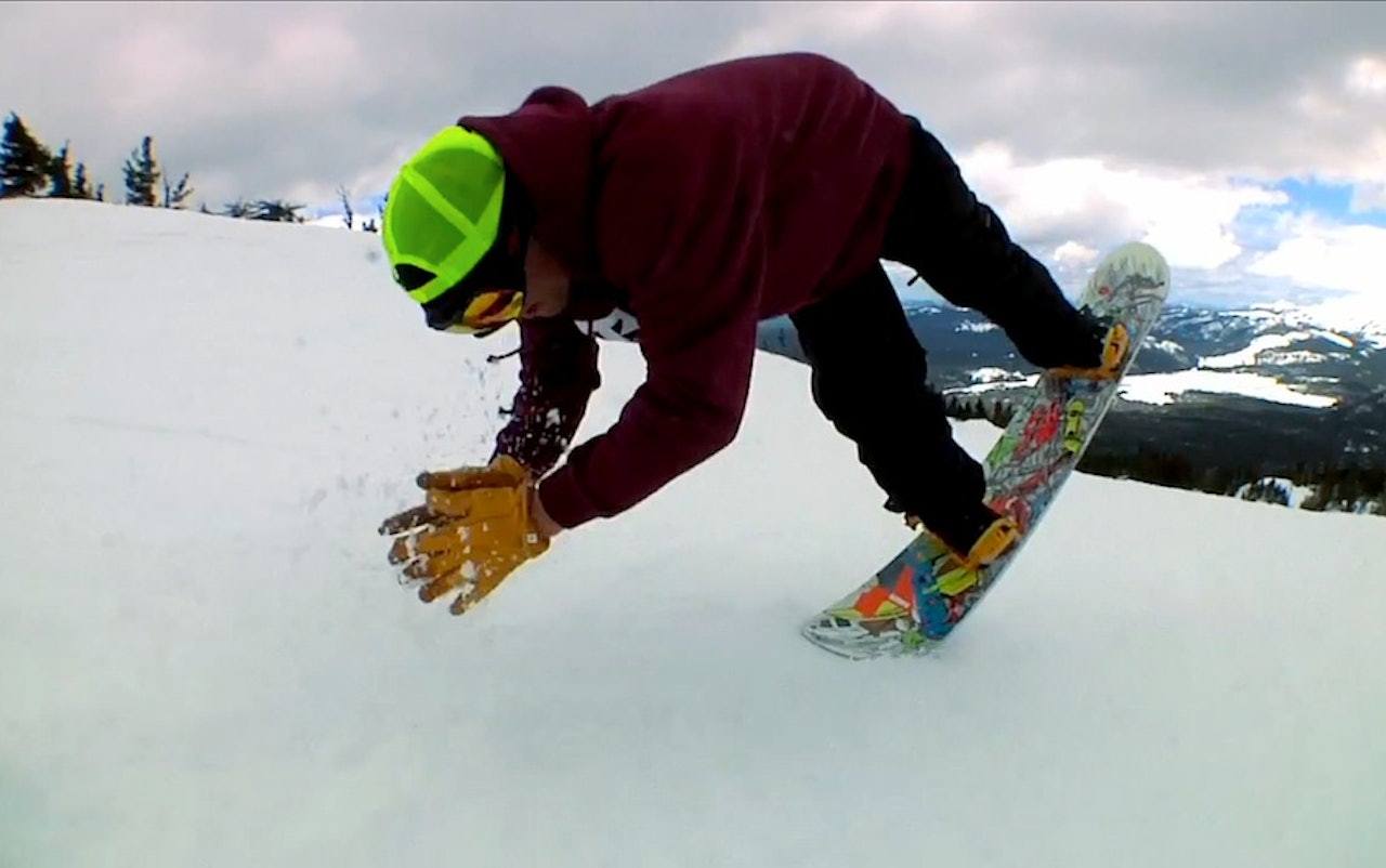 DÅRLIG VÆR-TRIKS: Knut Eliassen demonstrerer strongman-tripod. DÅRLIG VÆR-TRIKS: Knut Eliassen demonstrerer strongman-tripod.