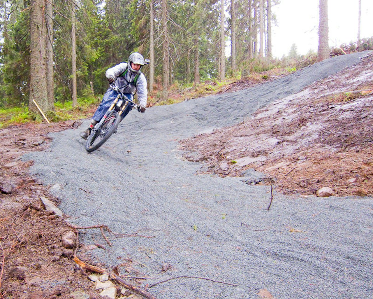 Selv i øs pøs regnvær drenerer de nye løypene godt. Foto: Mads Mørch Selv i øs pøs regnvær drenerer de nye løypene godt. Foto: Mads Mørch