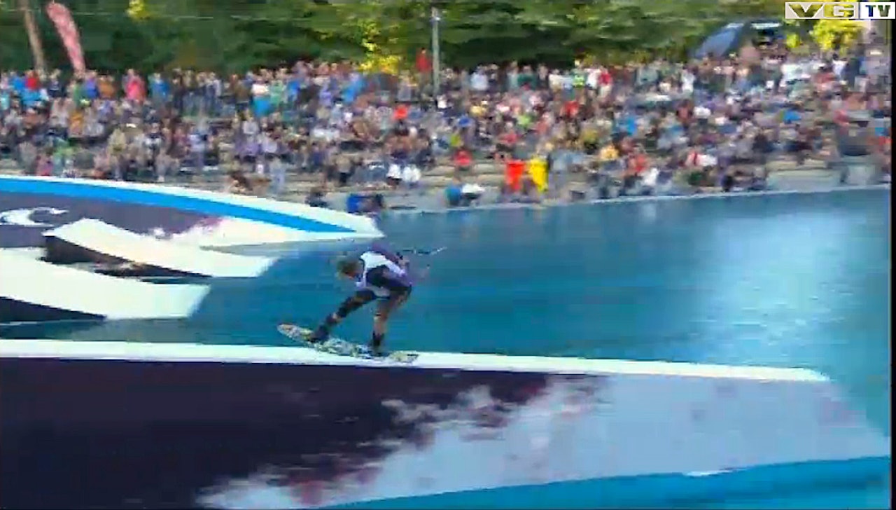 FET KONKURRANSE: Fra wakeboard- og wakeskatekonkurransen i Köln. Bilde: VG.no FET KONKURRANSE: Fra wakeboard- og wakeskatekonkurransen i Köln. Bilde: VG.no