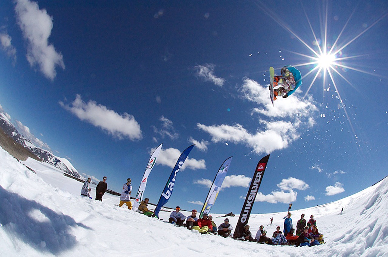 HOPP: Masse hopp og rails på Juvass. Bilde: John Jacobsen. HOPP: Masse hopp og rails på Juvass. Bilde: John Jacobsen.