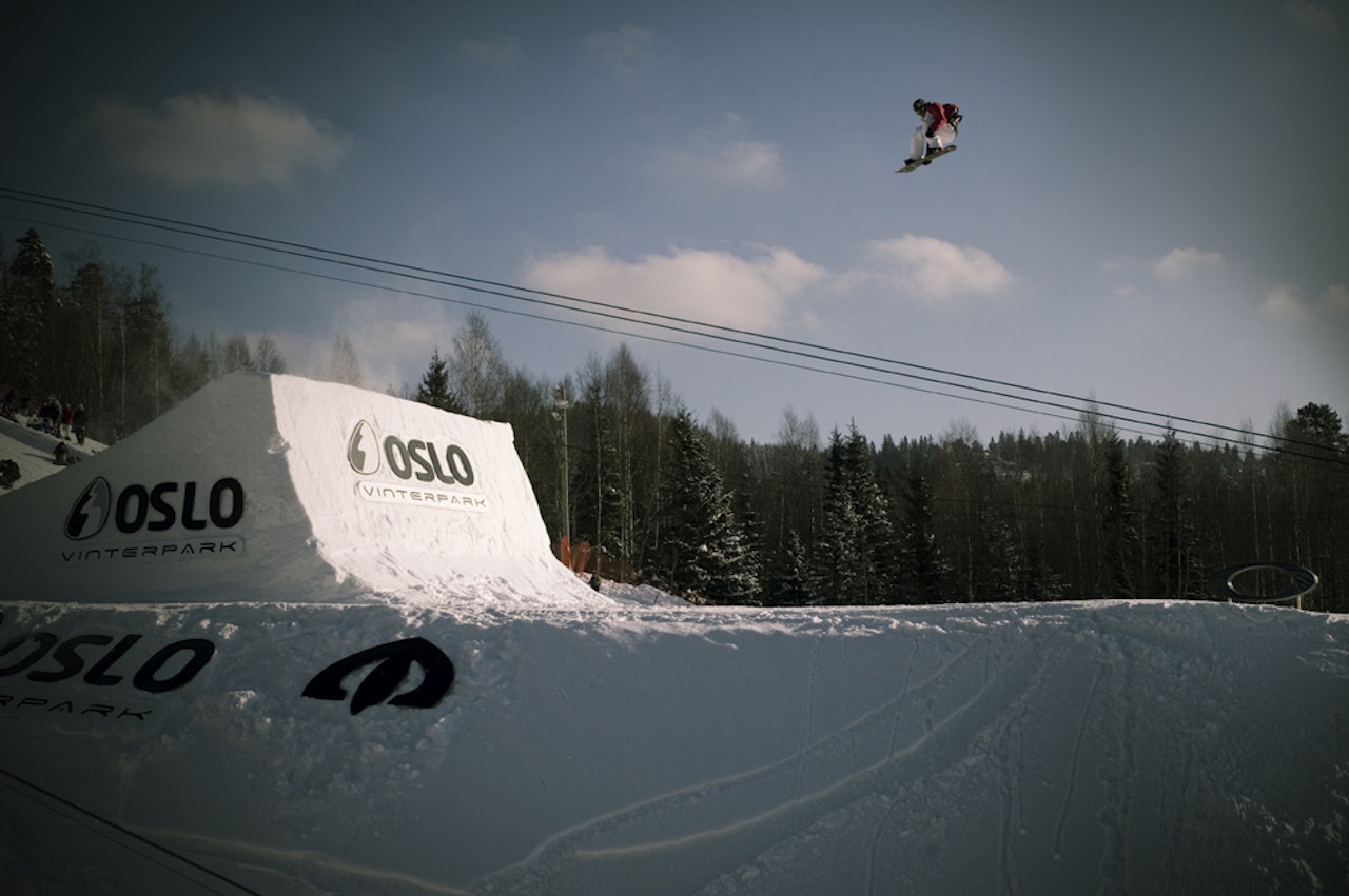 INGEN NORDISK STØTTE: Snowboard-VM i Oslo må se langt etter støtte fra FIS´ store overskudd etter vinterens VM i nordiske grener. Forhåpentligvis klarer Chas Guldemond triksene sine likevel, slik han gjorde under TAC i vinter. Foto: Eleonora Raggi. INGEN NORDISK STØTTE: Snowboard-VM i Oslo må se langt etter støtte fra FIS´ store overskudd etter vinterens VM i nordiske grener. Forhåpentligvis klarer Chas Guldemond triksene sine likevel, slik han gjorde under TAC i vinter. Foto: Eleonora Raggi.