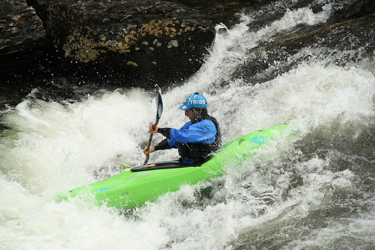 VINNER: Superstjerna fra Spania, Aniol Serrasolses, vant helgas runde i Norwegian Whitewater Cup i trønderelva Ena. Foto: Kenneth Devik VINNER: Superstjerna fra Spania, Aniol Serrasolses, vant helgas runde i Norwegian Whitewater Cup i trønderelva Ena. Foto: Kenneth Devik