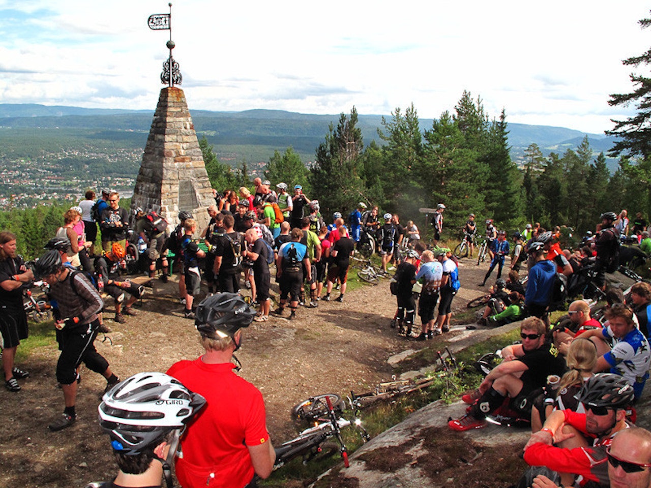 SOSIALT: Det står ikke på sosialisering under verdens hyggeligste sykkelarrangement; Utflukt! Foto: Are Tallaksrud SOSIALT: Det står ikke på sosialisering under verdens hyggeligste sykkelarrangement; Utflukt! Foto: Are Tallaksrud