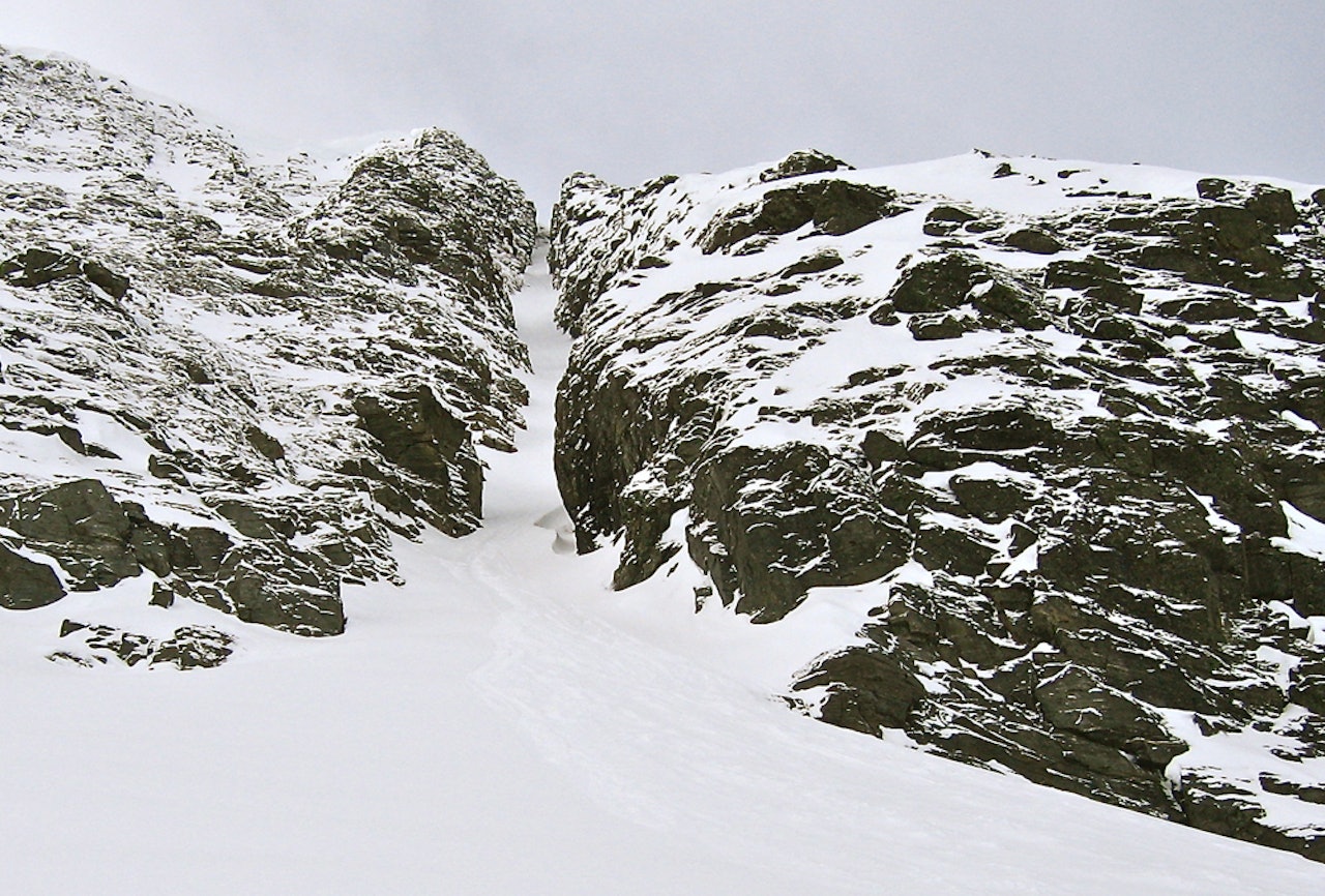 ØKSEHØGGET: Smalt, bratt, trangt og nordnorsk. Tøft med andre ord. Foto: Aadne Olsrud ØKSEHØGGET: Smalt, bratt, trangt og nordnorsk. Tøft med andre ord. Foto: Aadne Olsrud