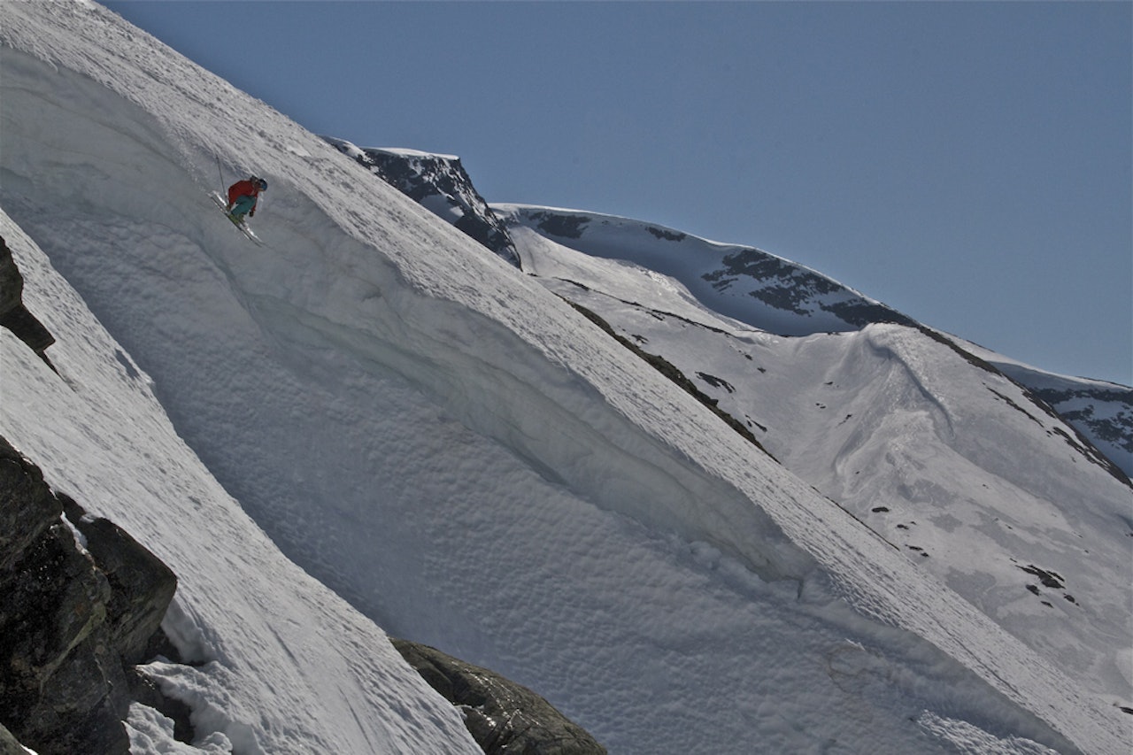 HUCK: Torgeir Sværen Henjum høkker skavler til frokost. Foto: Håvard Nesbø HUCK: Torgeir Sværen Henjum høkker skavler til frokost. Foto: Håvard Nesbø