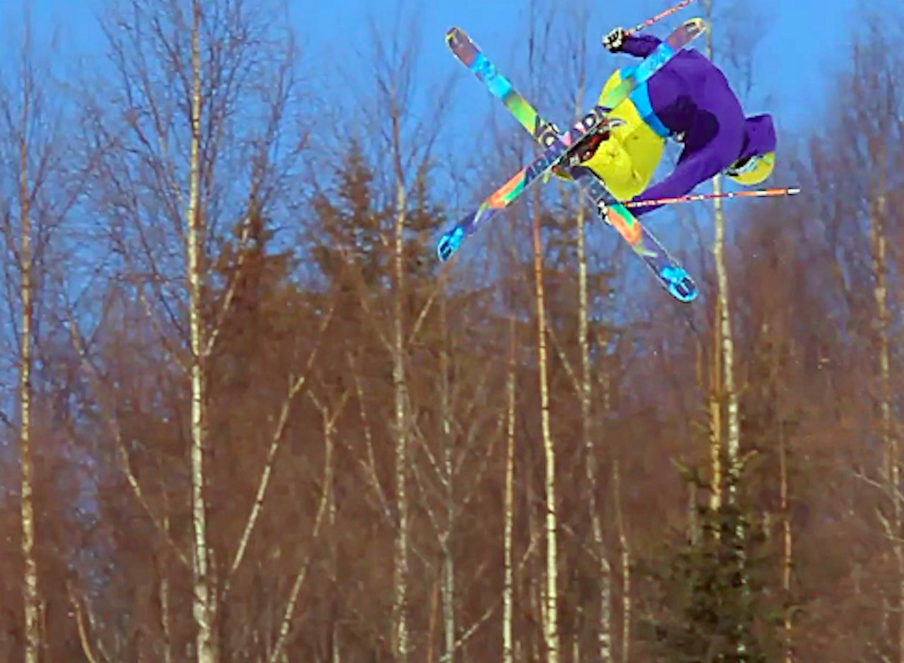 FLINKE GUTTER: Gutta i Crystal media har fått med seg både flinke kjørere og helikopter i filmen sin. FLINKE GUTTER: Gutta i Crystal media har fått med seg både flinke kjørere og helikopter i filmen sin.