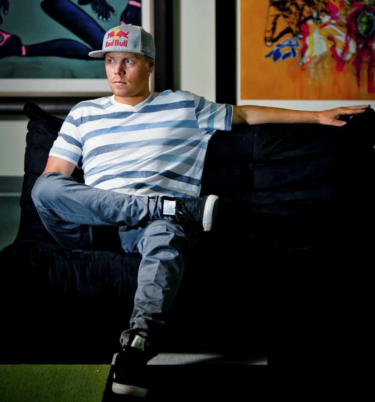 FILMTOPPEN: Travis Rice kjører hinsides bra i sin nye film. Nå er han på bestselgerlista til iTunes. Foto: Stan Evans / Red Bull Content Pool FILMTOPPEN: Travis Rice kjører hinsides bra i sin nye film. Nå er han på bestselgerlista til iTunes. Foto: Stan Evans / Red Bull Content Pool