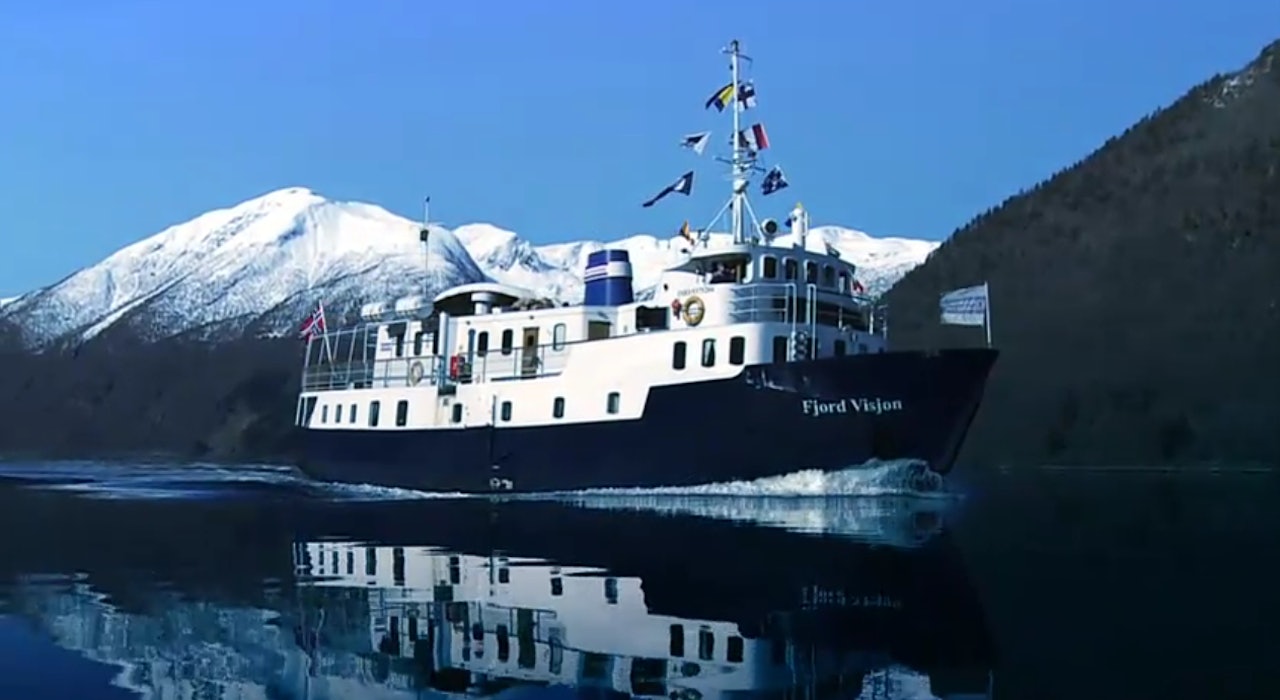 FJORD VISJON: Her er båten som fraktet blant andre Jon Håvard Grøgard, Lasse Kjus og PC Fosse rundt på Sognefjorden