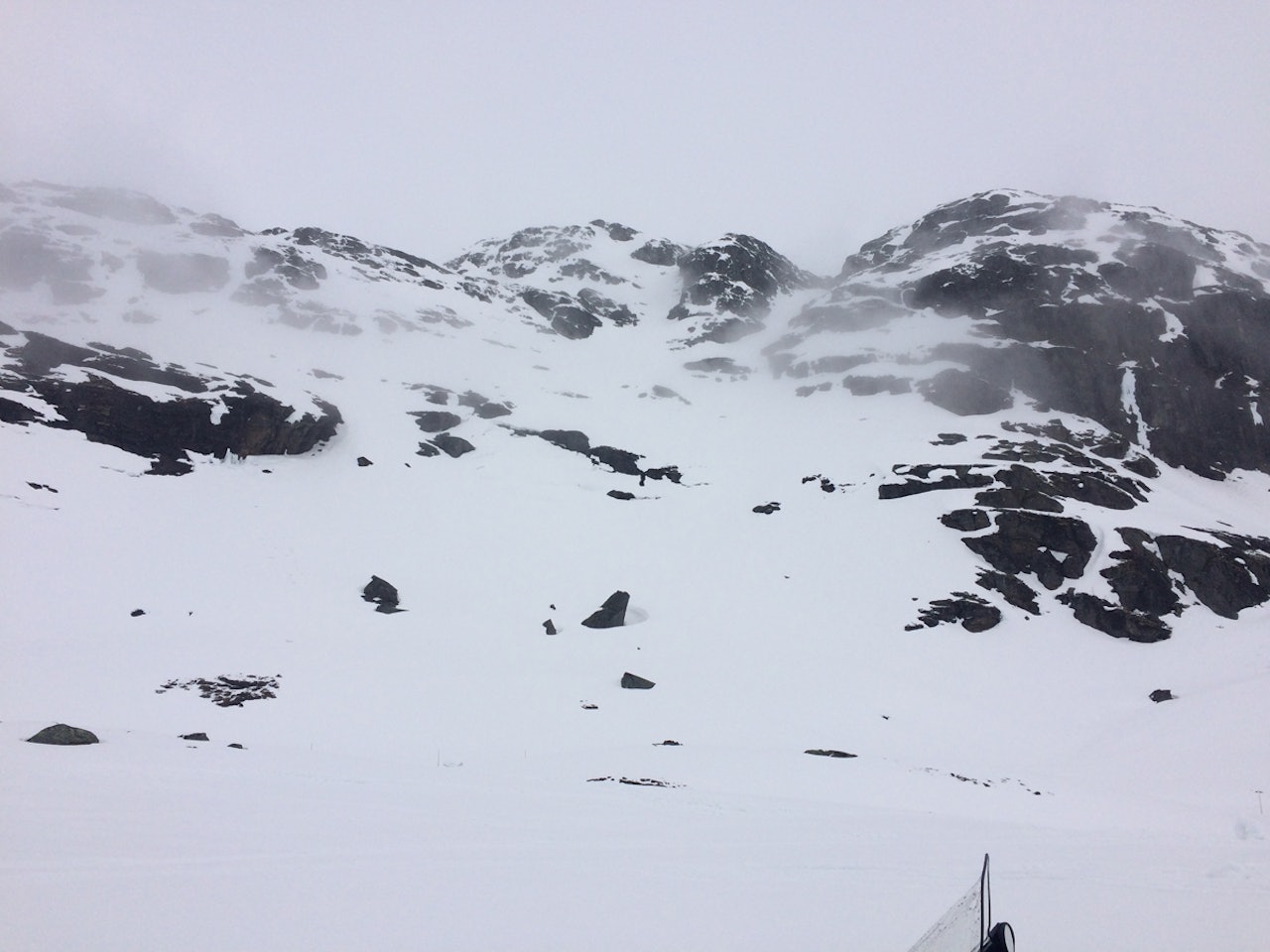 KUN FINALE: Det blir bare en omgang i årets Røldal Freeride Challenge (RFC) etter at fredagens kvalik ble avlyst på grunn av dårlige forhold og vanskelig vær. KUN FINALE: Det blir bare en omgang i årets Røldal Freeride Challenge (RFC) etter at fredagens kvalik ble avlyst på grunn av dårlige forhold og vanskelig vær.