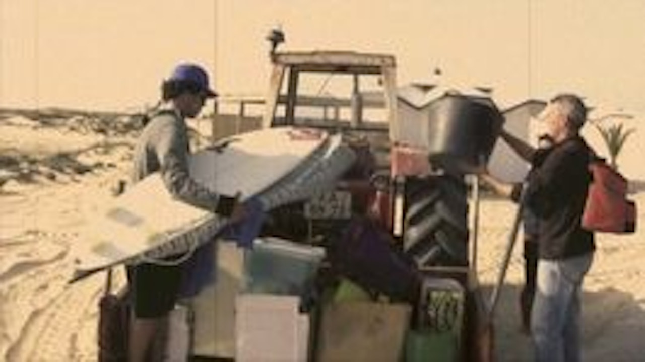 TRAKTOR SURFPARK: Ikke alle surfspots du tar traktor for å komme frem. TRAKTOR SURFPARK: Ikke alle surfspots du tar traktor for å komme frem.