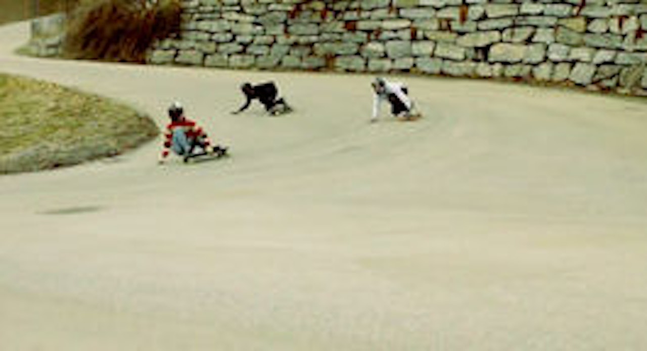 FARTSFYLT: Det gikk for seg da longboarderne var i aksjon under X2-festivalen. FARTSFYLT: Det gikk for seg da longboarderne var i aksjon under X2-festivalen.