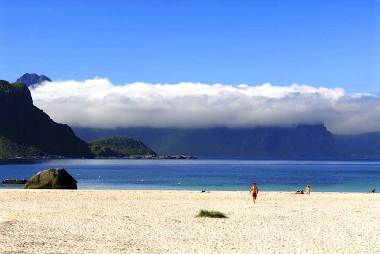 NORGES VAKRESTE: I hard kamp med fem andre finalister var det til slutt Lofoten og surfespoten Hauklandstranda som stakk av med seieren. NORGES VAKRESTE: I hard kamp med fem andre finalister var det til slutt Lofoten og surfespoten Hauklandstranda som stakk av med seieren.