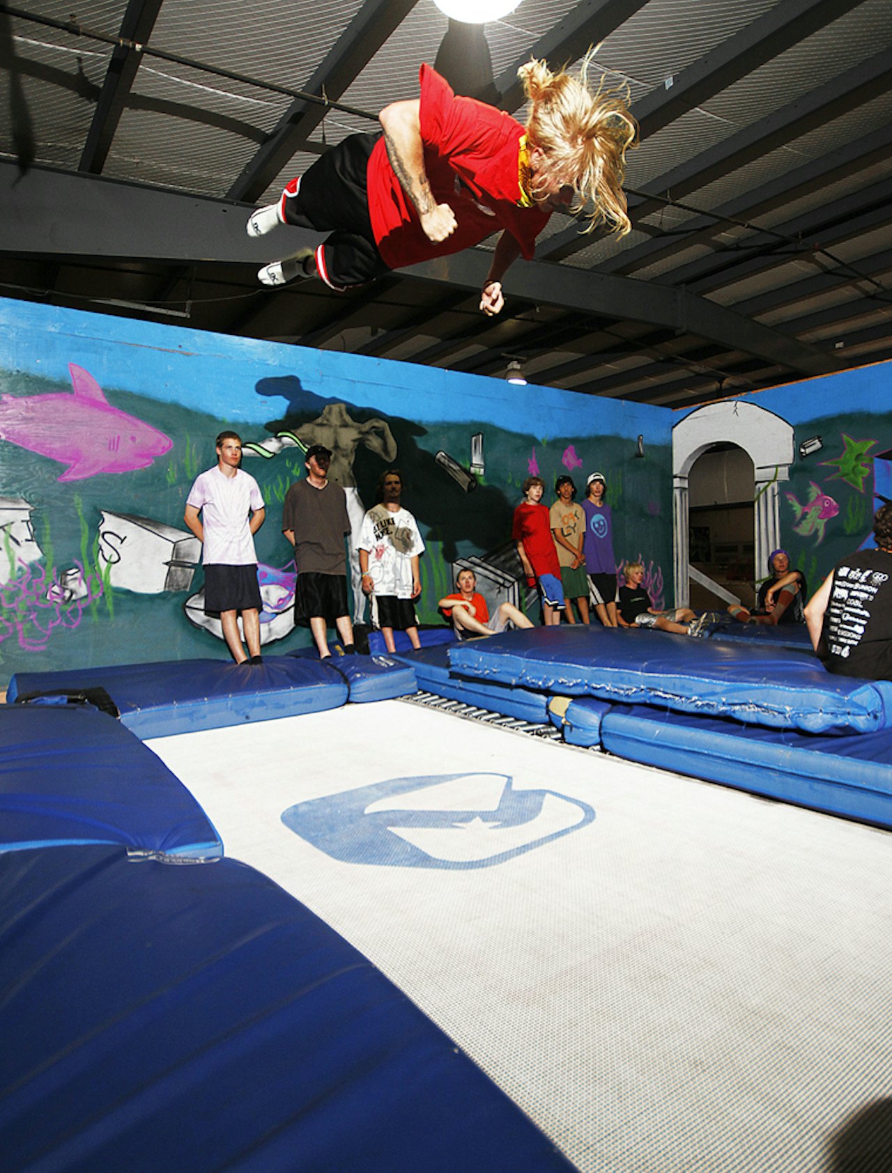 TIL OSLO: Tanner Hall tar med seg fem heldige vinnere på trampolineøkt i Heminghallen fredag 23. september. Foto: Rocky Maloney TIL OSLO: Tanner Hall tar med seg fem heldige vinnere på trampolineøkt i Heminghallen fredag 23. september. Foto: Rocky Maloney