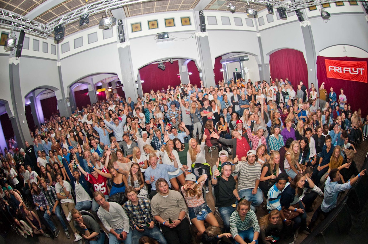 PAKKA: Det var lite gulv og mye stemning under den andre visningen. Foto: Erik Carlsén. PAKKA: Det var lite gulv og mye stemning under den andre visningen. Foto: Erik Carlsén.