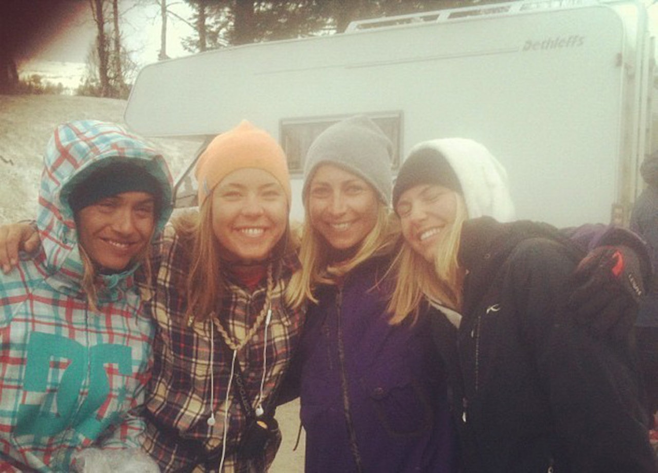 IMPONERER: Lar du deg ikke imponere av de jentene her er det noe særs galt. Til og med speaker André Ræstad strødde ut go'ord. Fv: Eline Garlie, Pia Nic Gundersen, Tone Jersin Ansnes og Anja Alme Gardli. Foto: Kristina Slinning. IMPONERER: Lar du deg ikke imponere av de jentene her er det noe særs galt. Til og med speaker André Ræstad strødde ut go'ord. Fv: Eline Garlie, Pia Nic Gundersen, Tone Jersin Ansnes og Anja Alme Gardli. Foto: Kristina Slinning.