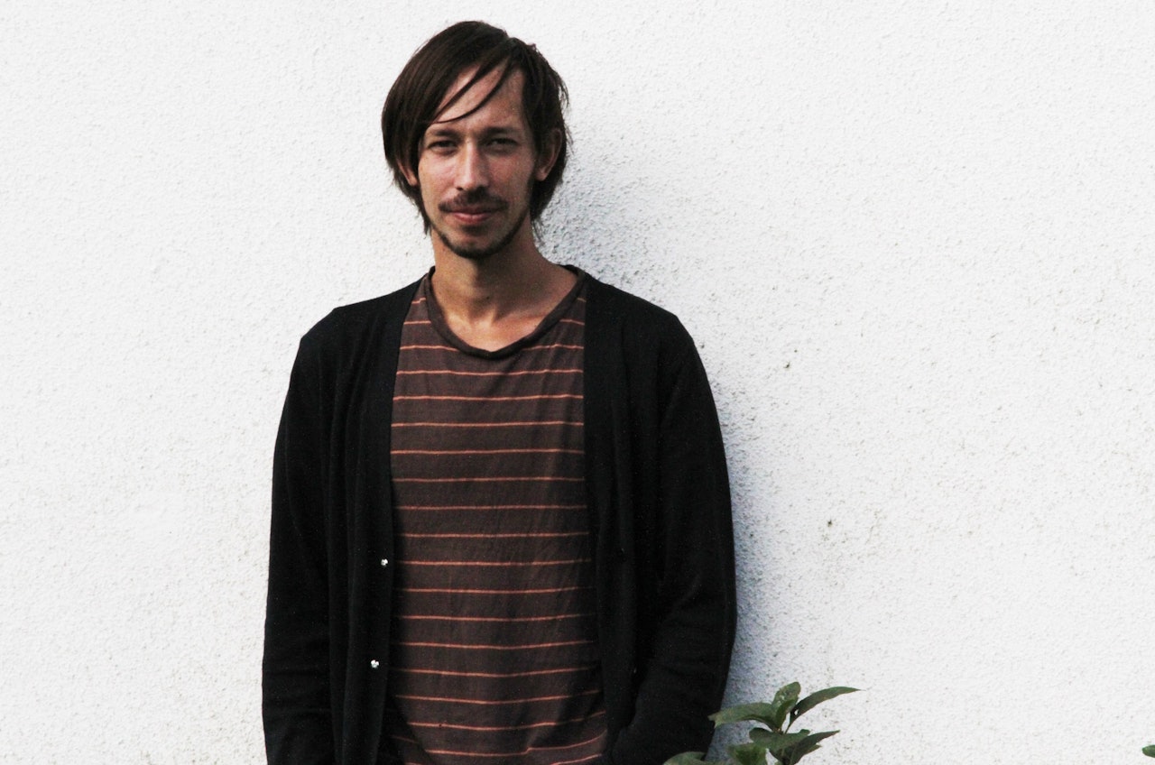 OVERRASKET: Yngve Sundsfjord ble pågrepet av en fugletitter da han fullt lovlig seilte på Havika. Bilde: Terje Tuft OVERRASKET: Yngve Sundsfjord ble pågrepet av en fugletitter da han fullt lovlig seilte på Havika. Bilde: Terje Tuft