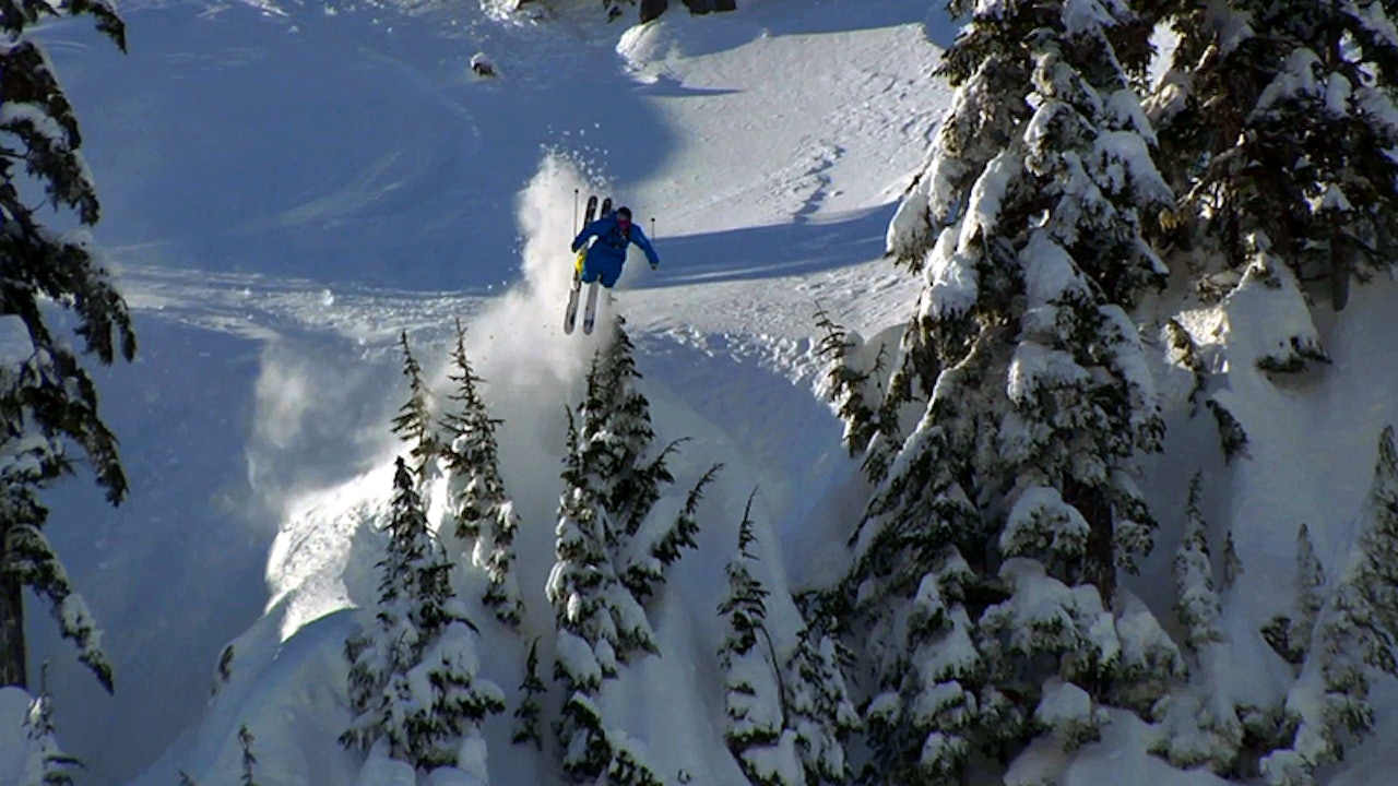FRONTFLIP: Cody Townsend har bart og er flink til å gjøre frontflips i pudder! FRONTFLIP: Cody Townsend har bart og er flink til å gjøre frontflips i pudder!