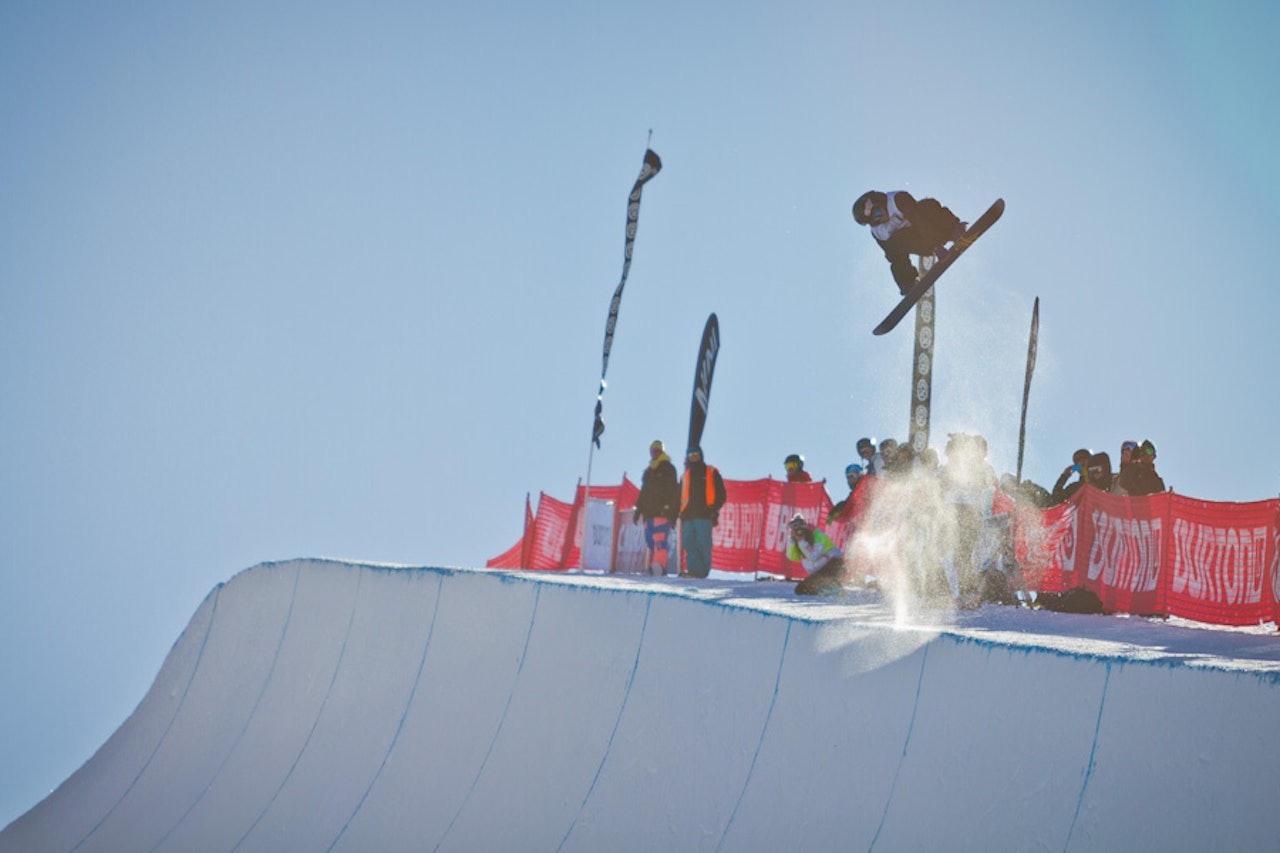 IKKE PERFEKT: Louie Vito hucket seg også rundt en 1080 uten grab. Foto: Pablo Azocar/TTR IKKE PERFEKT: Louie Vito hucket seg også rundt en 1080 uten grab. Foto: Pablo Azocar/TTR