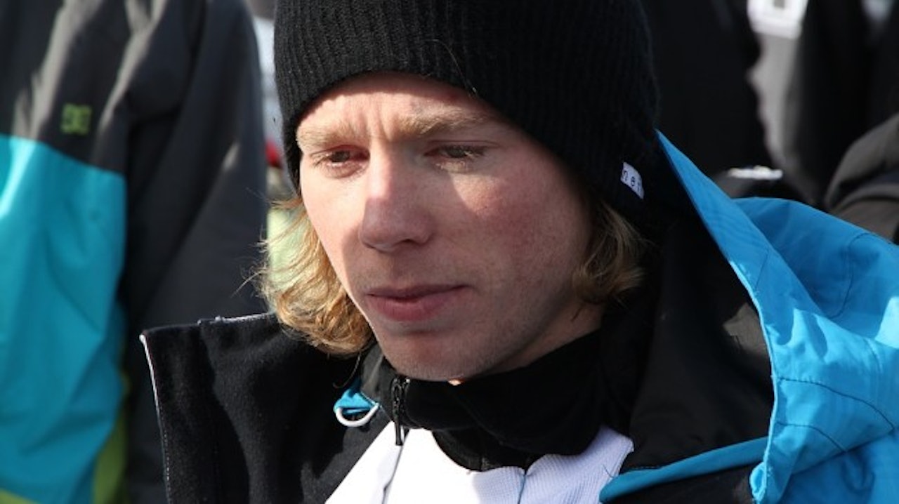 BRAKK HÅNDA: Torstein Horgmo var uheldig på New Zealand, og blir forsinka i oppkjøringa mot VM. Foto: Snowboardforbundet. BRAKK HÅNDA: Torstein Horgmo var uheldig på New Zealand, og blir forsinka i oppkjøringa mot VM. Foto: Snowboardforbundet.