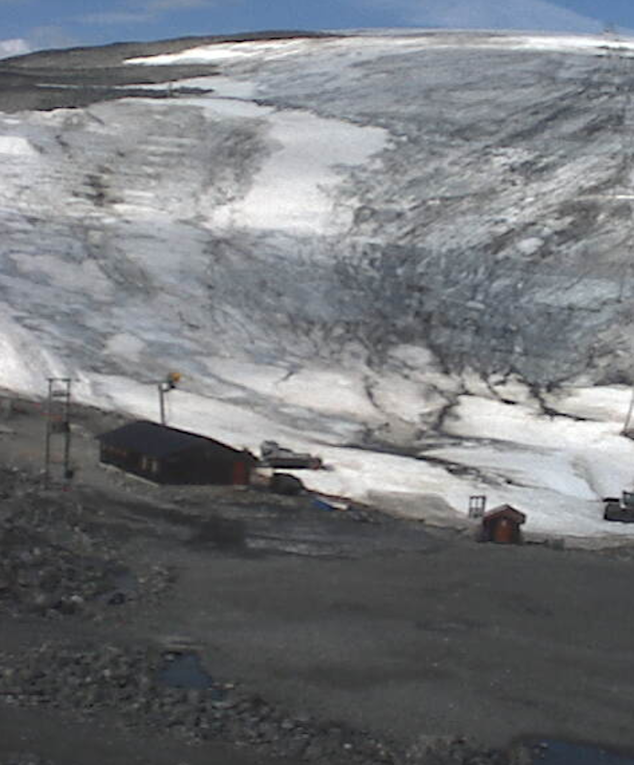 STENGT: Anlegget åpner igjen så fort det blir bedre forhold, skriver Juvass på sine nettsider. STENGT: Anlegget åpner igjen så fort det blir bedre forhold, skriver Juvass på sine nettsider.