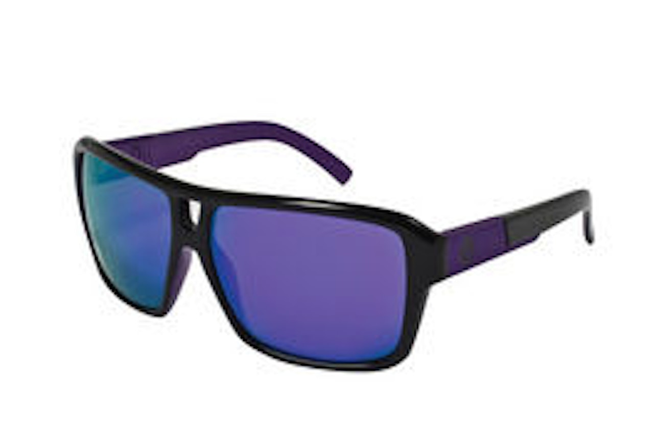 SPESIALBRILLE: Dragon Loves You er en spesialversjon av Jam-brillen. SPESIALBRILLE: Dragon Loves You er en spesialversjon av Jam-brillen.