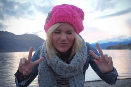 SJARMTROLL: Silje Norendal er et friskt pust inn i snowboardsporten, både i og utenfor parken. Foto: Josiah James SJARMTROLL: Silje Norendal er et friskt pust inn i snowboardsporten, både i og utenfor parken. Foto: Josiah James