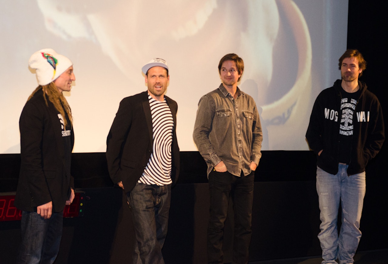 PÅ SCENA: Kaj Zackrisson, Sverre Liliequist, regissør Hnerik Rostrup og kameramann Fred Arne Wergeland. Foto: Øyvind Waitz 