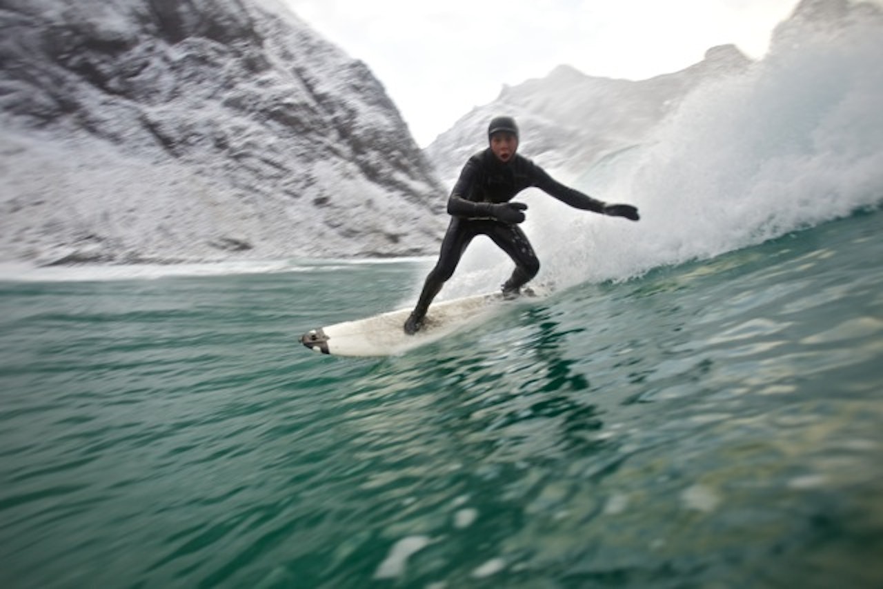 SURF: Bølgene var fine der Jørn og Inge tilbragte vinteren! Foto: Jørn Ranum