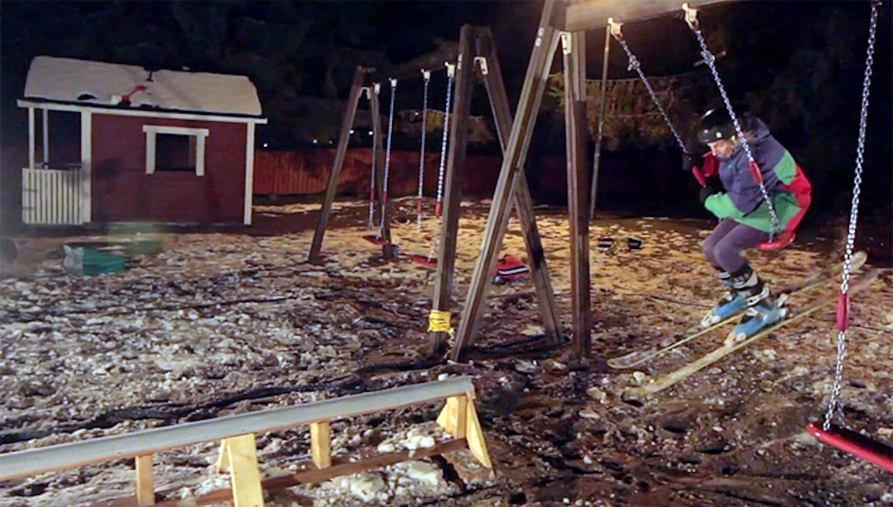 LEKEPLASS: Finner har en tendens til å vinne kampen om kreativ bruk av ski og urbane elementer. LEKEPLASS: Finner har en tendens til å vinne kampen om kreativ bruk av ski og urbane elementer.