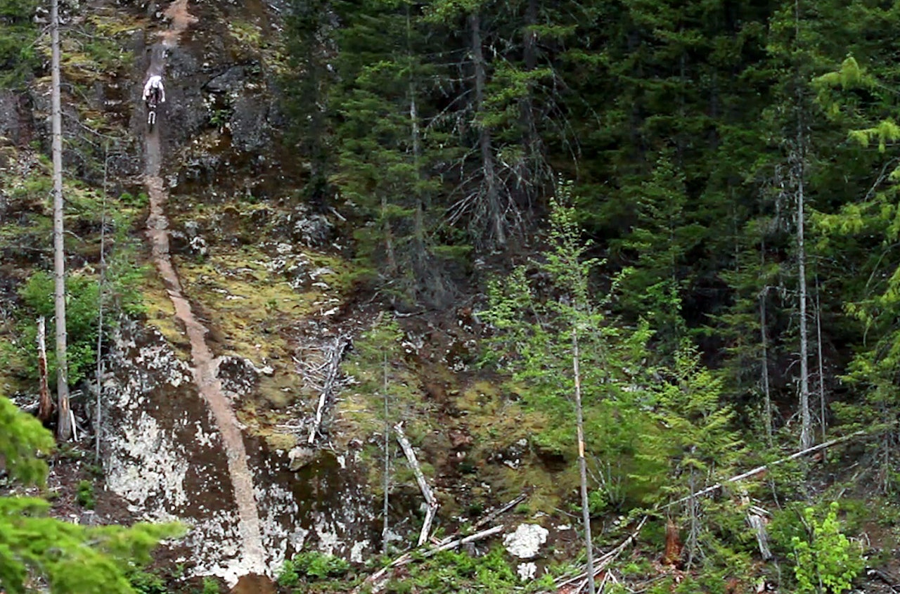 SINGLETRACK: Ikke rom for å kjøre forbi her altså. SINGLETRACK: Ikke rom for å kjøre forbi her altså.