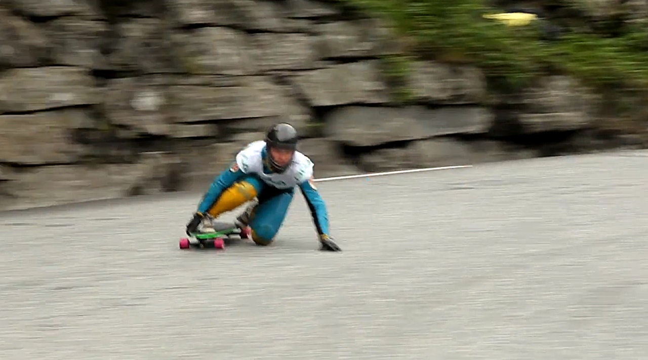 VÅTT: Som det meste annet under årets Ekstremsportveke, var det vått også for longboarderne. VÅTT: Som det meste annet under årets Ekstremsportveke, var det vått også for longboarderne.