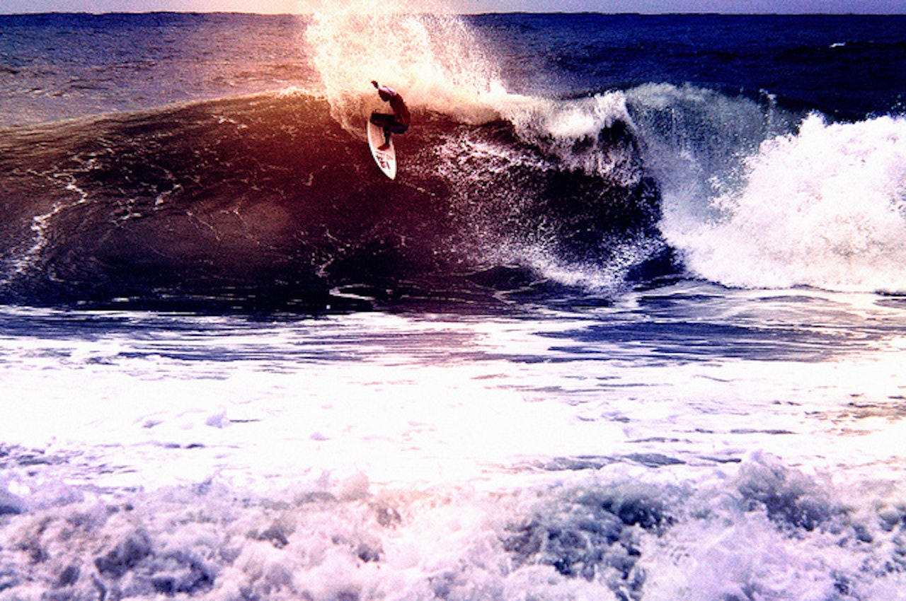 NÆRE: Med nok en sterk pallplass er Kelly Slater farlig nær sin 11. sammenlagtser på World Touren. Foto: Flickr. NÆRE: Med nok en sterk pallplass er Kelly Slater farlig nær sin 11. sammenlagtser på World Touren. Foto: Flickr.