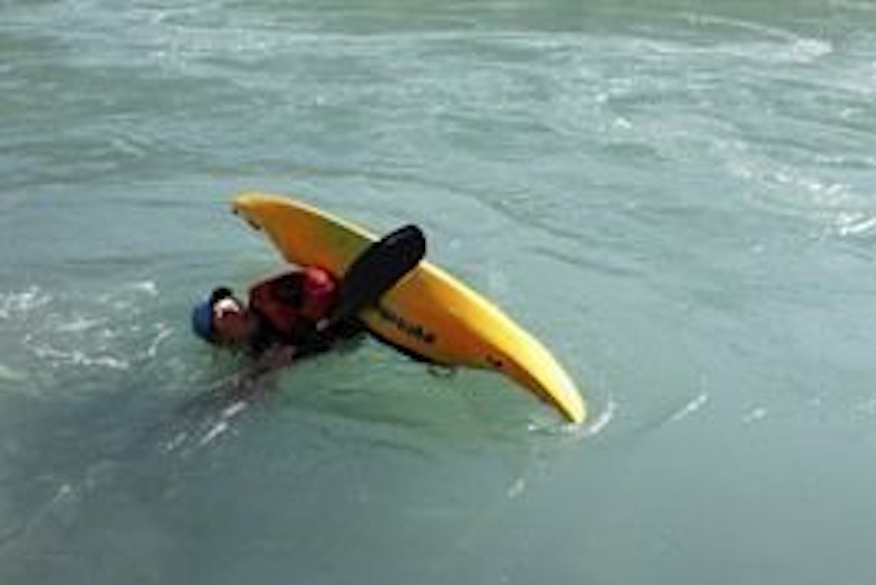 LÆRER: Mariann Sæther skal lære norske elever å padle i Cabarete. LÆRER: Mariann Sæther skal lære norske elever å padle i Cabarete.