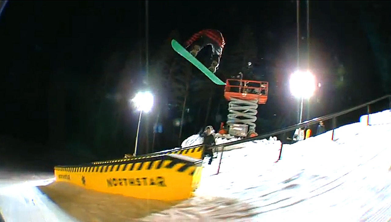 HER GÅR DET GALT: Morsommme (og litt vonde) krasj preger starten på traileren, men i det siste shotet går det heldigivis bra! HER GÅR DET GALT: Morsommme (og litt vonde) krasj preger starten på traileren, men i det siste shotet går det heldigivis bra!