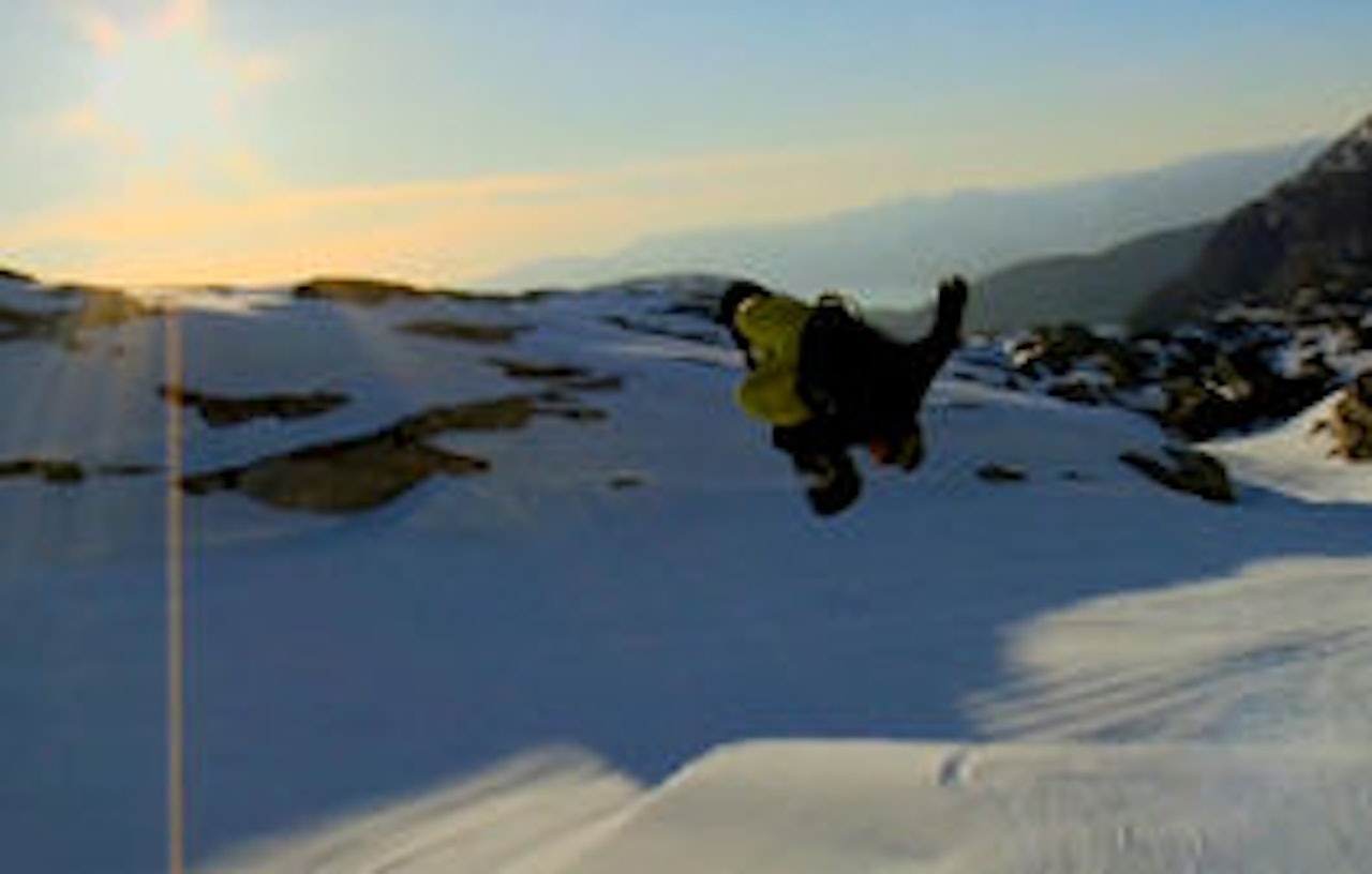 FS 7 JAPAN: Jake Blauvelt viser frem et triks du ikke ser hver dag. FS 7 JAPAN: Jake Blauvelt viser frem et triks du ikke ser hver dag.