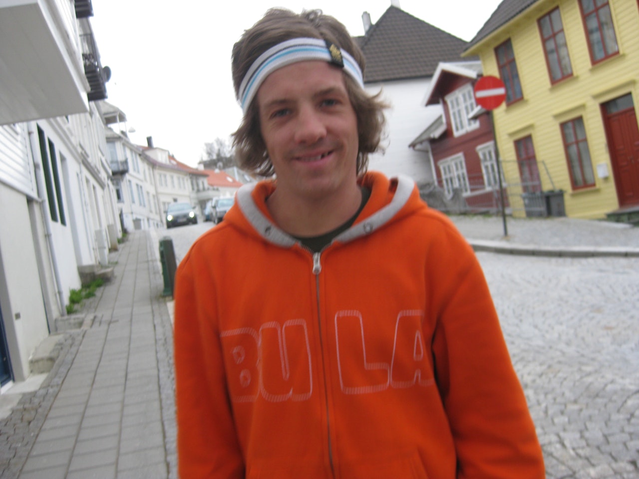 LONGBOARDSOMMER: Christoffer Gjerde bruker mye tid på longboard om sommeren, nå seinest på Ekstremsportveko på hjemmebane. 