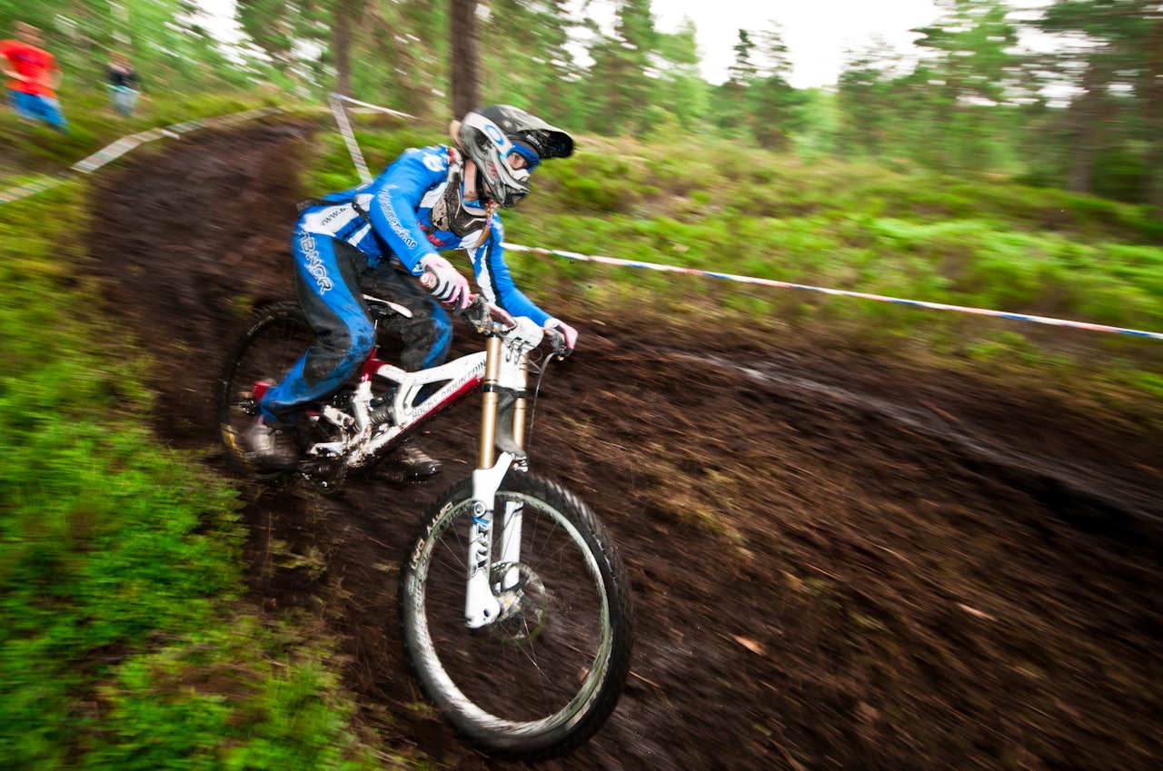 BESTE DAME: Anita Ager-Wick kunne klatre til topps på seierspallen under NM i utforsykling i helga. Foto: Eirik Evjen. BESTE DAME: Anita Ager-Wick kunne klatre til topps på seierspallen under NM i utforsykling i helga. Foto: Eirik Evjen.