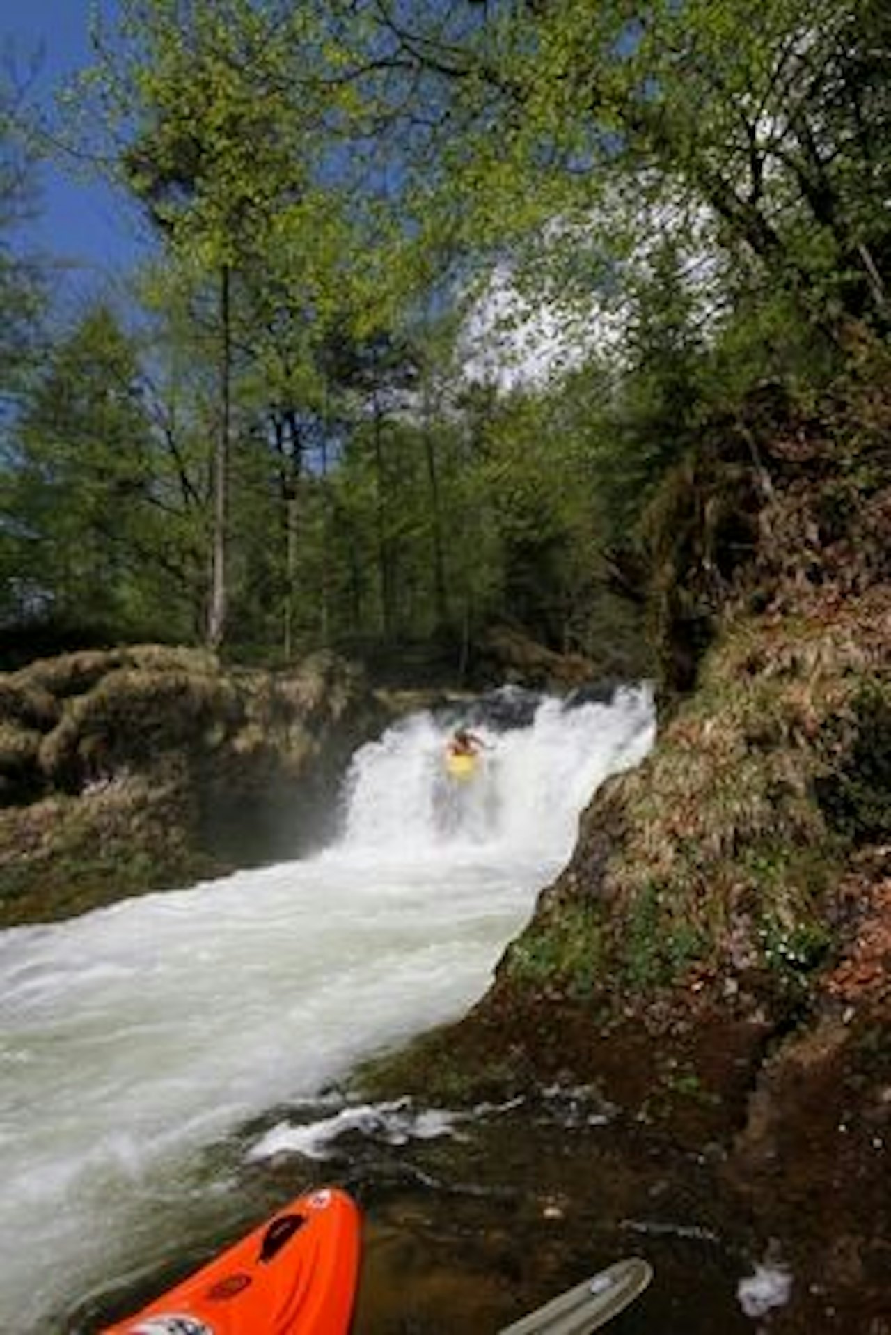 Mariann Sæther padler nye elver i Alpene og rapporterer fra den lille perlen Schwartzbach. Mariann Sæther padler nye elver i Alpene og rapporterer fra den lille perlen Schwartzbach.