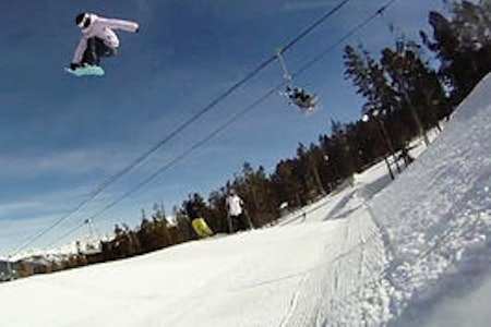 I BRECKENRIDGE: Helene Olafsen viser skills i parken. I BRECKENRIDGE: Helene Olafsen viser skills i parken.