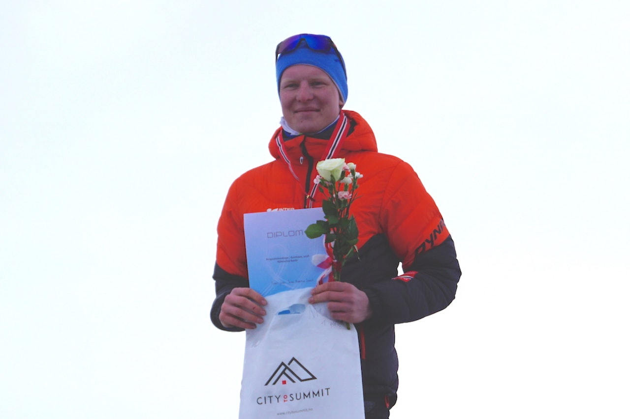 Sondre Svensli tok NM-gull i randonnée under Skittentind Rando sist helg. Det var ingen selvfølge. Foto: NSF/Arrangøren