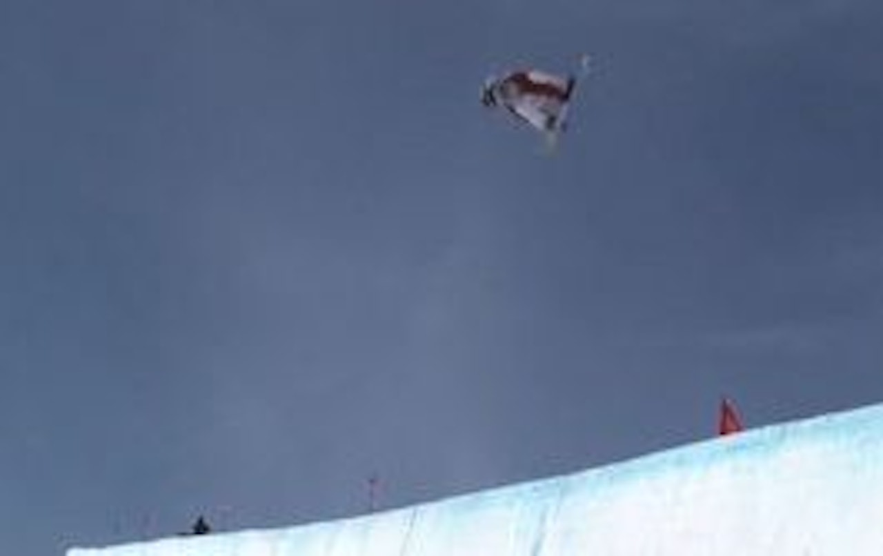 KLAR FOR OL: Ståle Sandbech (16) gjør sin første dobbelcork. KLAR FOR OL: Ståle Sandbech (16) gjør sin første dobbelcork.