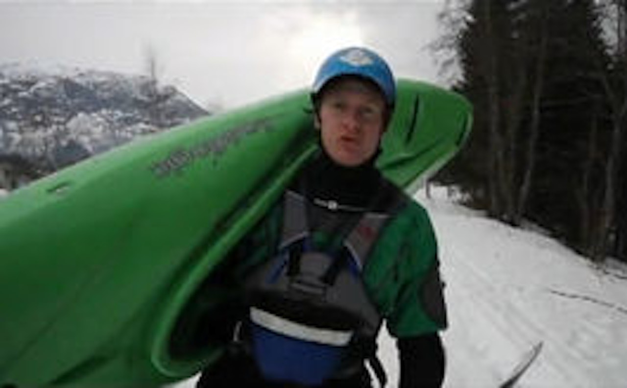 HELT I ØRSTA: Martin Vollen dro helt til Ørsta for å starte padlesesongen. HELT I ØRSTA: Martin Vollen dro helt til Ørsta for å starte padlesesongen.