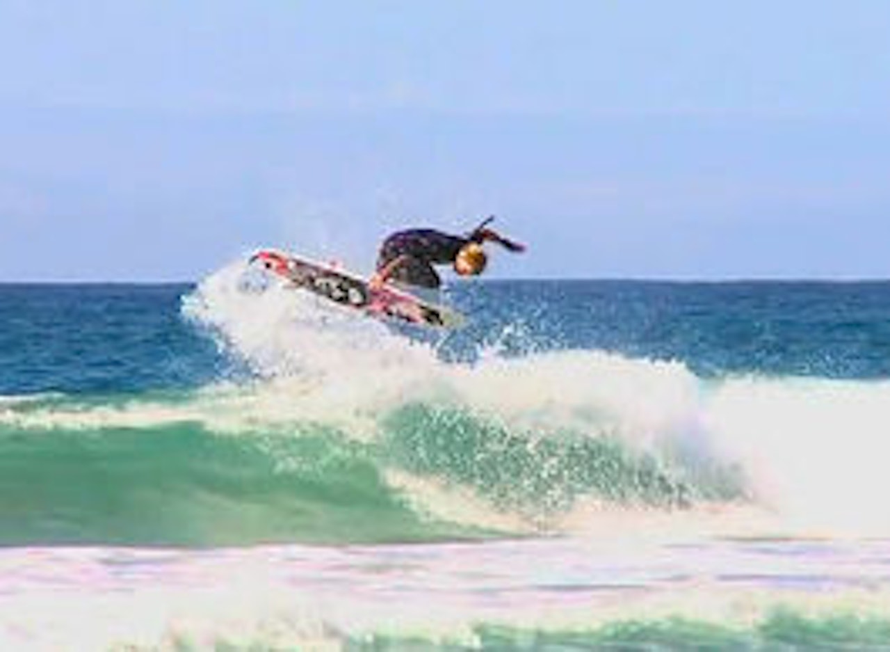 BIG SPIN: Chris Wilson har landet big spin på surfbrett. BIG SPIN: Chris Wilson har landet big spin på surfbrett.