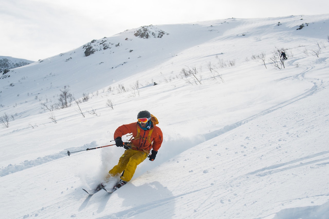 FIN SNØ OG TRYGGE RUTER: Krevende skredforhold hindret ikke deltagerne i årets Sunndal Ski Session i å finne god snø i trygt terreng. Foto: Arild Bjerkan