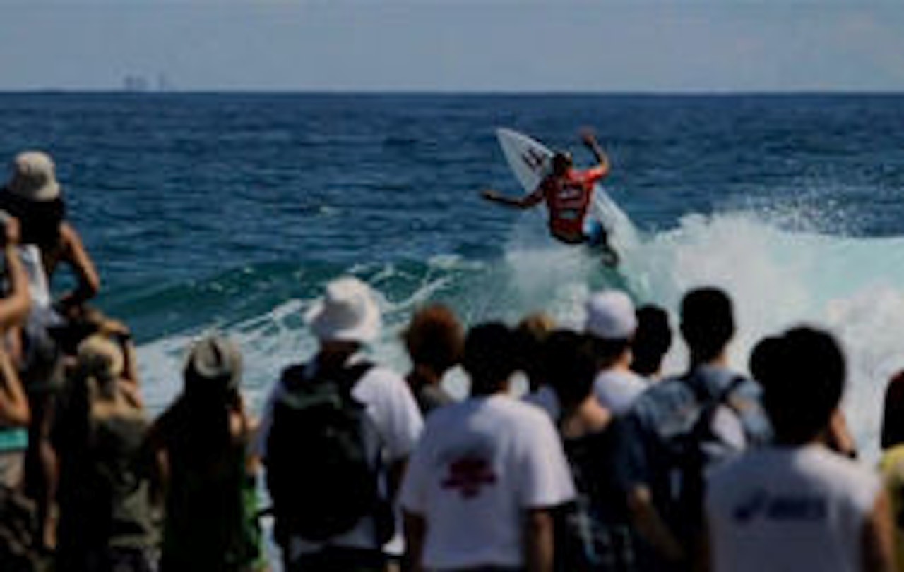 VANT: Kelly Slater tok sin 46. world tour-seier. VANT: Kelly Slater tok sin 46. world tour-seier.