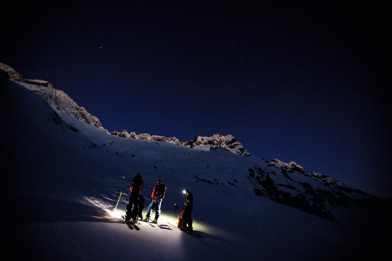 TIDLIG PÅ’N: Alpinstart dag 4 på vei opp mot Sustenhorn. Alle foto: Fredrik Schenholm