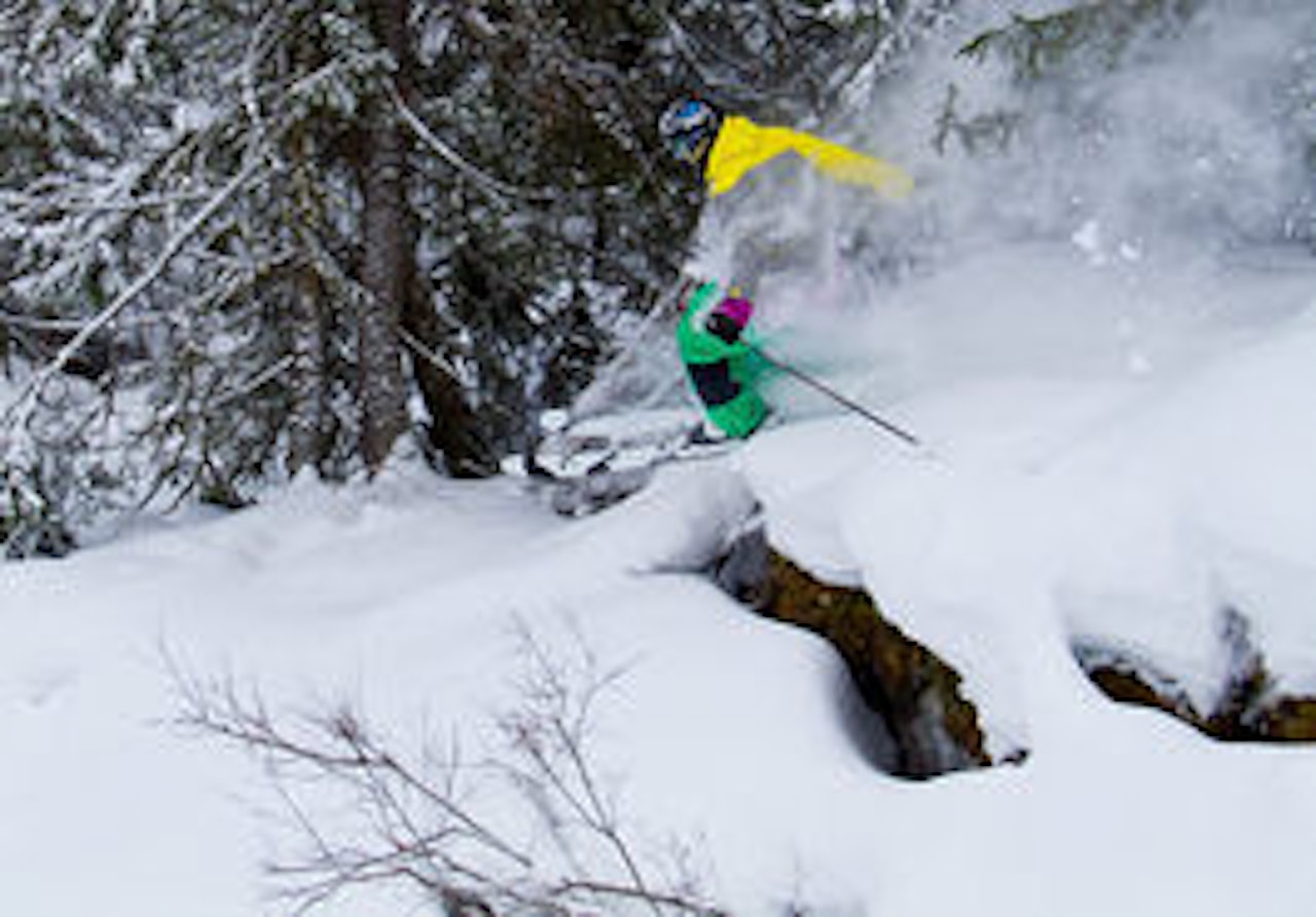 DELING: Espen viser vei og deler på godene. Foto: Simen Berg DELING: Espen viser vei og deler på godene. Foto: Simen Berg
