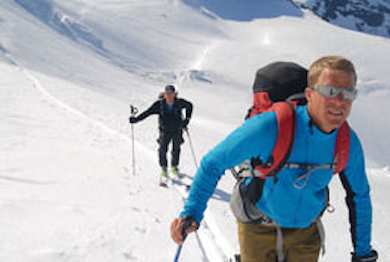 I NORGE: Fredrik Ericsson (foran) og Jørgen Aamot på vei mot Styggedalstind. Foto: Erlend Sande I NORGE: Fredrik Ericsson (foran) og Jørgen Aamot på vei mot Styggedalstind. Foto: Erlend Sande