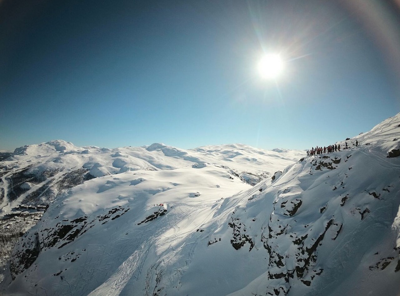 BRA DAG: Sola kom ut for Hemsedal Jr. Freeride. Bilde: Are Tallaksrud BRA DAG: Sola kom ut for Hemsedal Jr. Freeride. Bilde: Are Tallaksrud