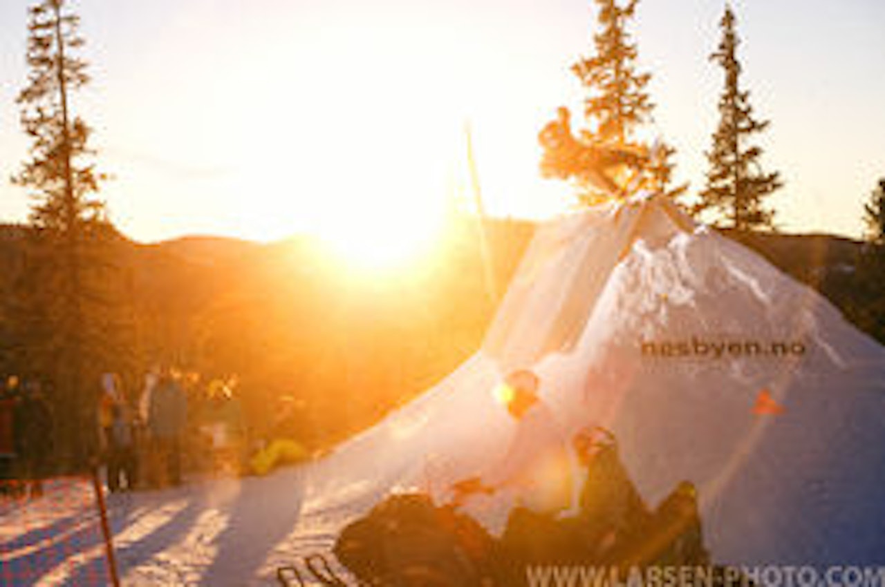 Dreng Aannestad med en fet blunt til fakie. Foto: Tommy Larsen Dreng Aannestad med en fet blunt til fakie. Foto: Tommy Larsen
